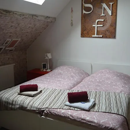 Bed and Breakfast Tintaglia, Betaalbaar En Gastvrij à Stadskanaal Extérieur photo